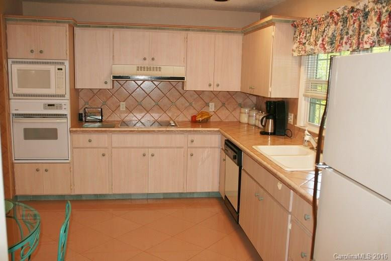 218 Ellington Street - Photo 7