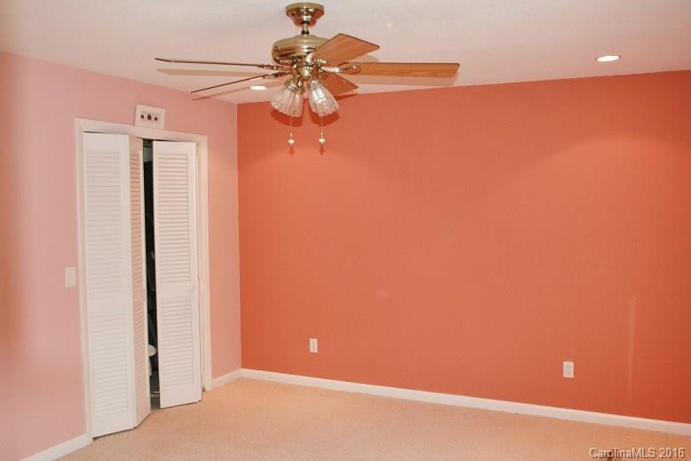 218 Ellington Street - Photo 10