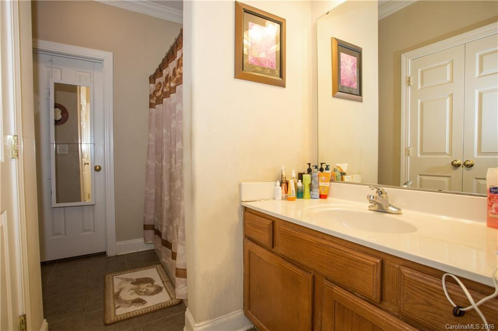 886 West Pointe Drive #18 - Photo 13