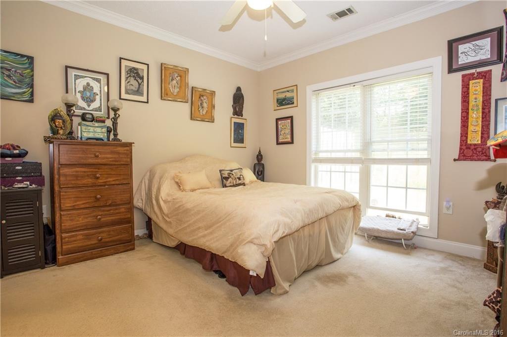 886 West Pointe Drive #18 - Photo 14