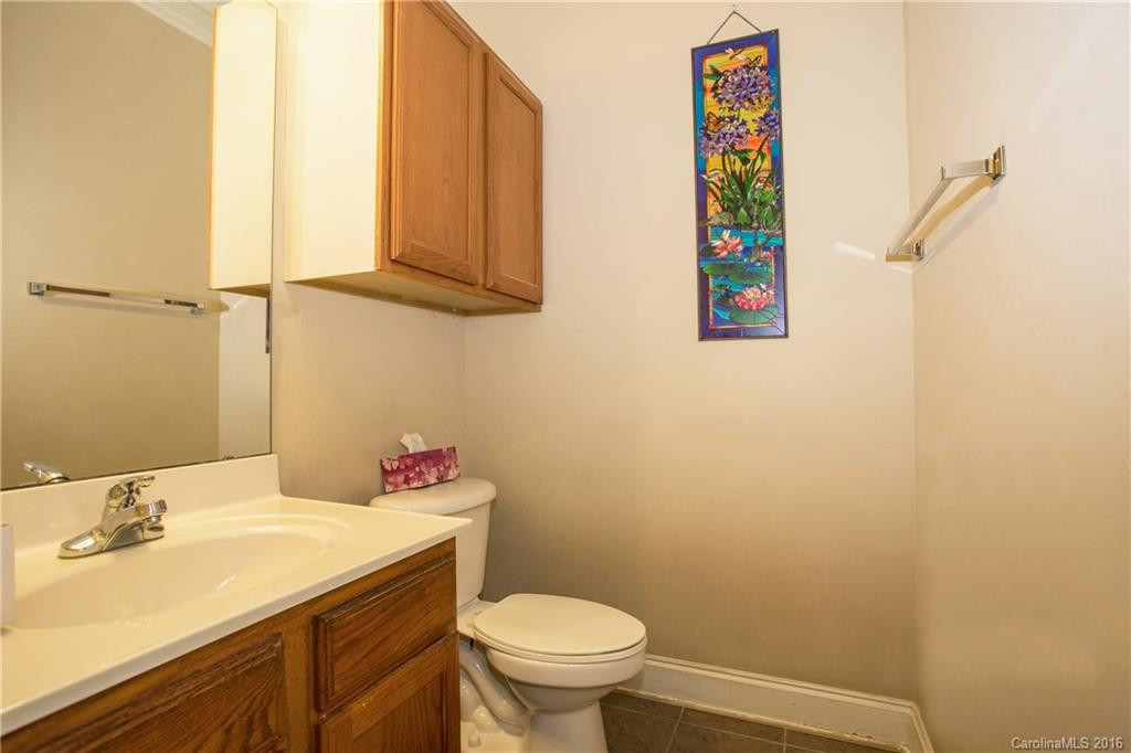 886 West Pointe Drive #18 - Photo 15