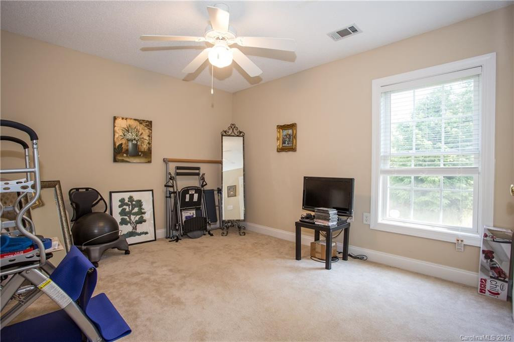 886 West Pointe Drive #18 - Photo 18