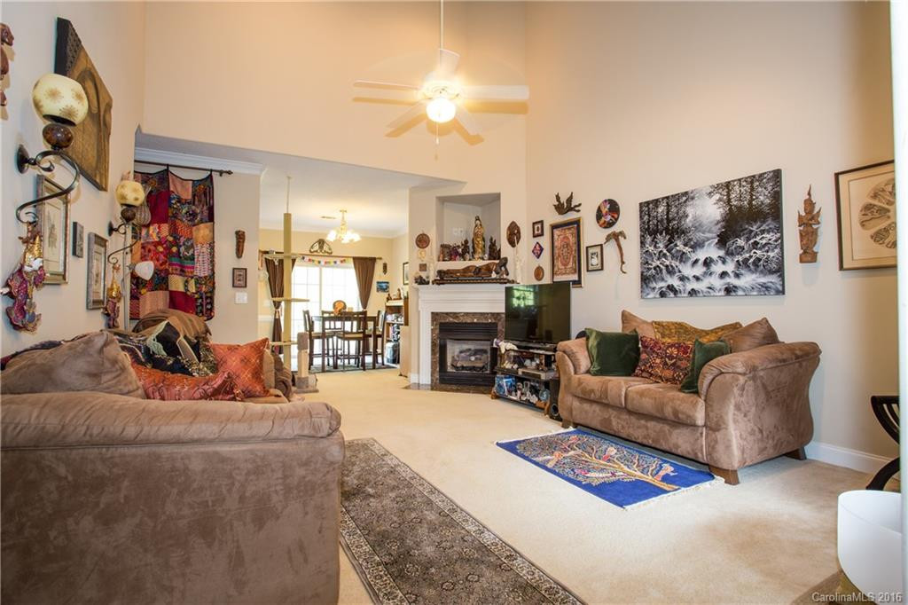 886 West Pointe Drive #18 - Photo 5