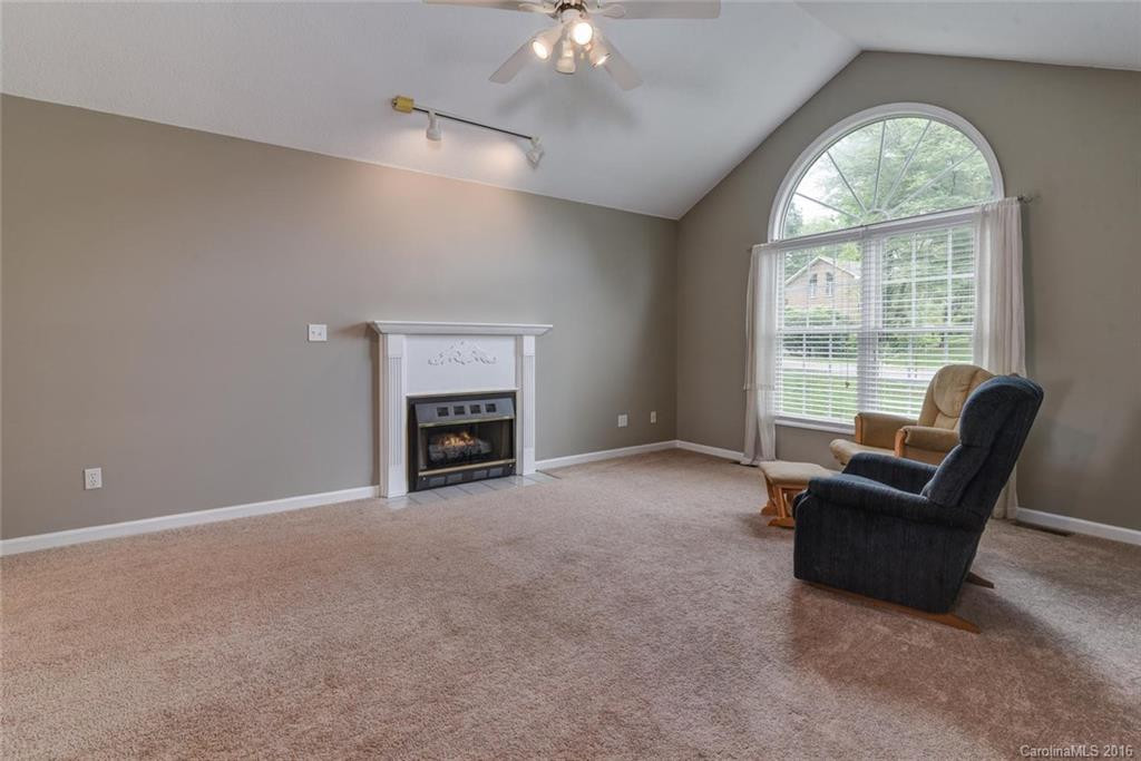 10 Diamond Lane - Photo 5