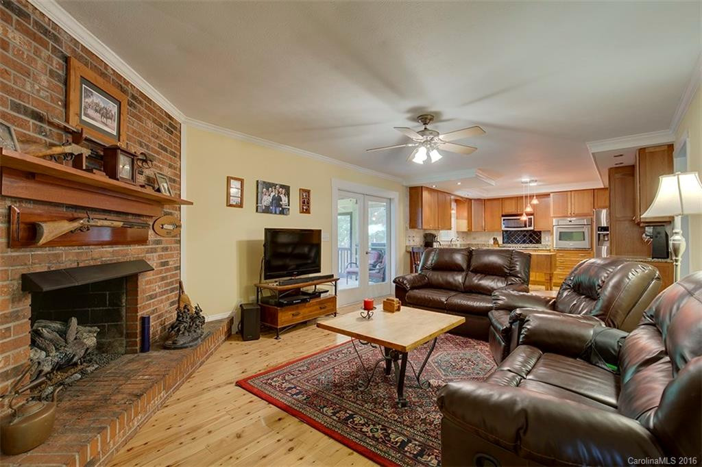 614 Country Club Road - Photo 4