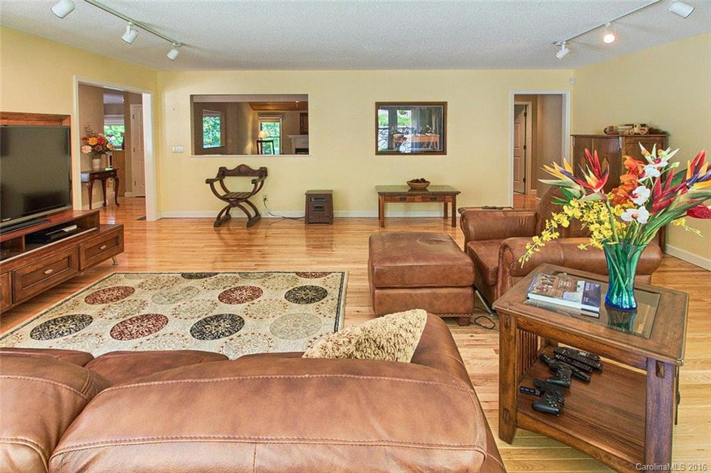 411 Rockmoor Way - Photo 3