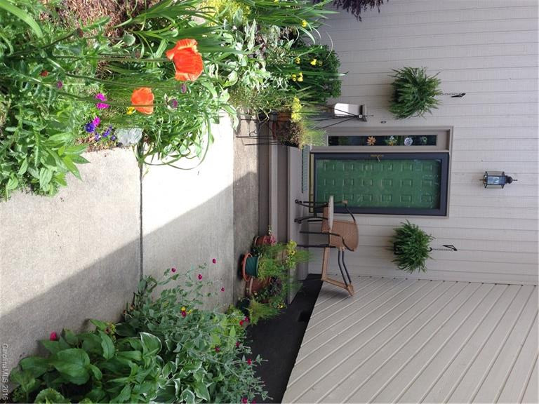 131 Cloverleaf Lane #Unit 3 Bldg 17 - Photo 3