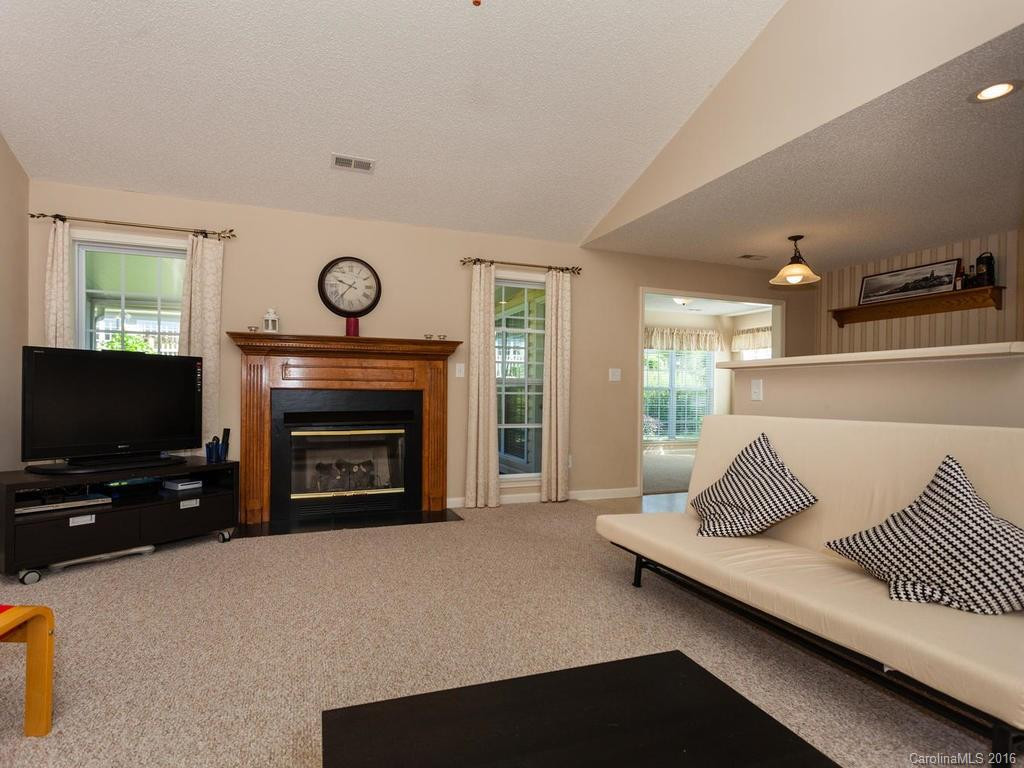 194 Farm Valley Road - Photo 2
