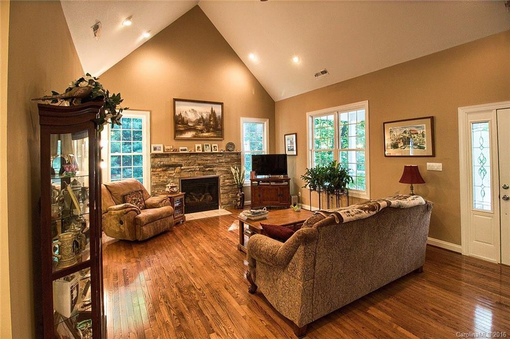10 Wickham Way - Photo 2