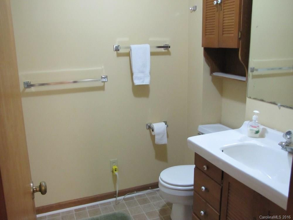 250 Mondamin Road - Photo 16