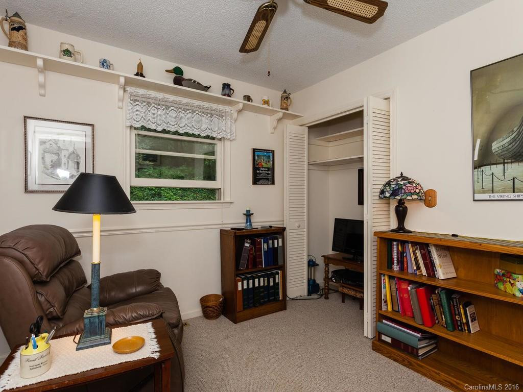 187 Haywood Knolls Drive - Photo 13