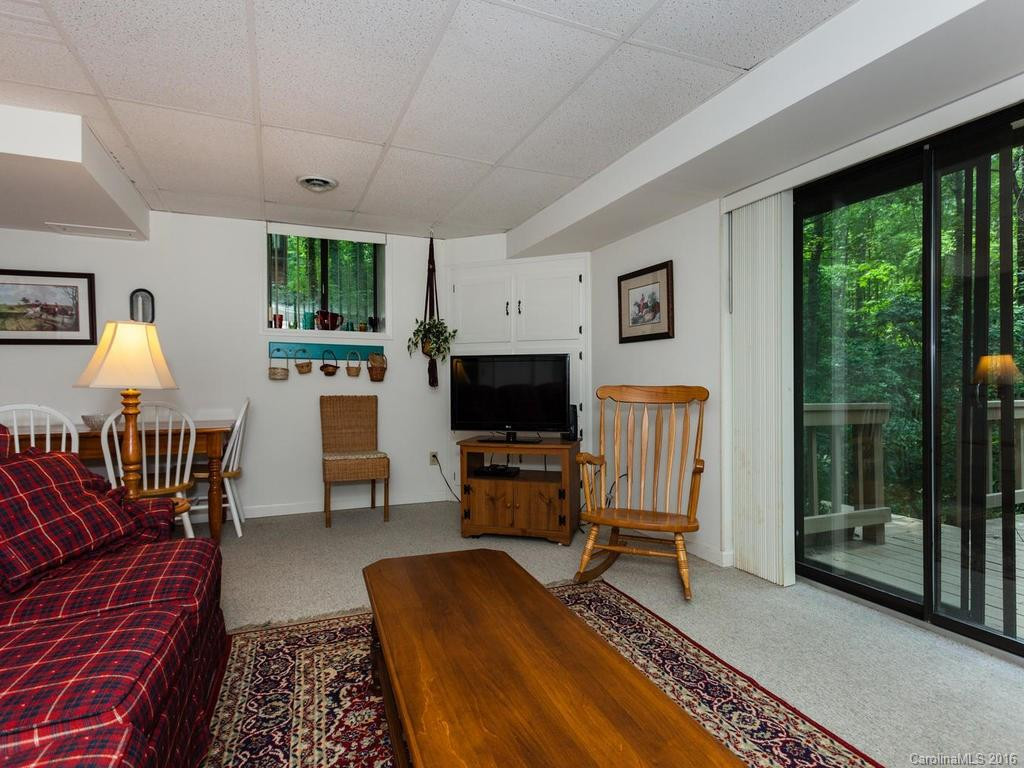 187 Haywood Knolls Drive - Photo 14