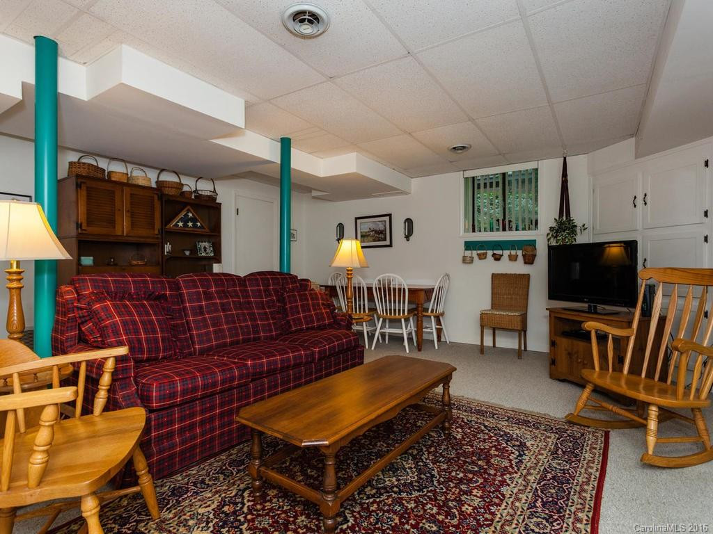 187 Haywood Knolls Drive - Photo 15