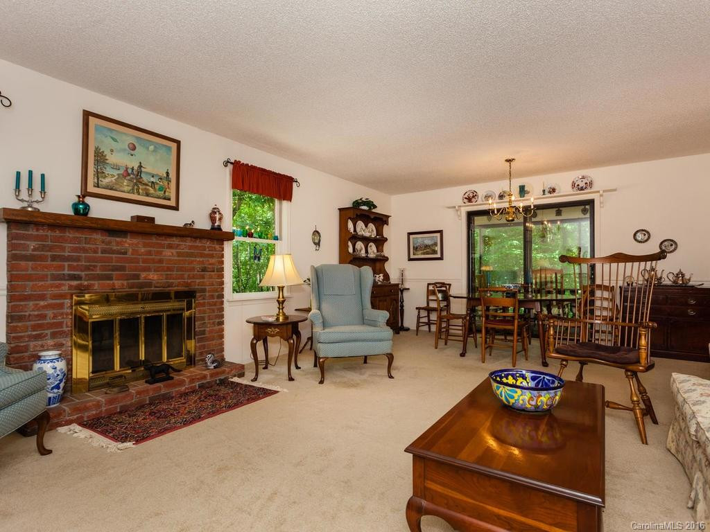 187 Haywood Knolls Drive - Photo 4
