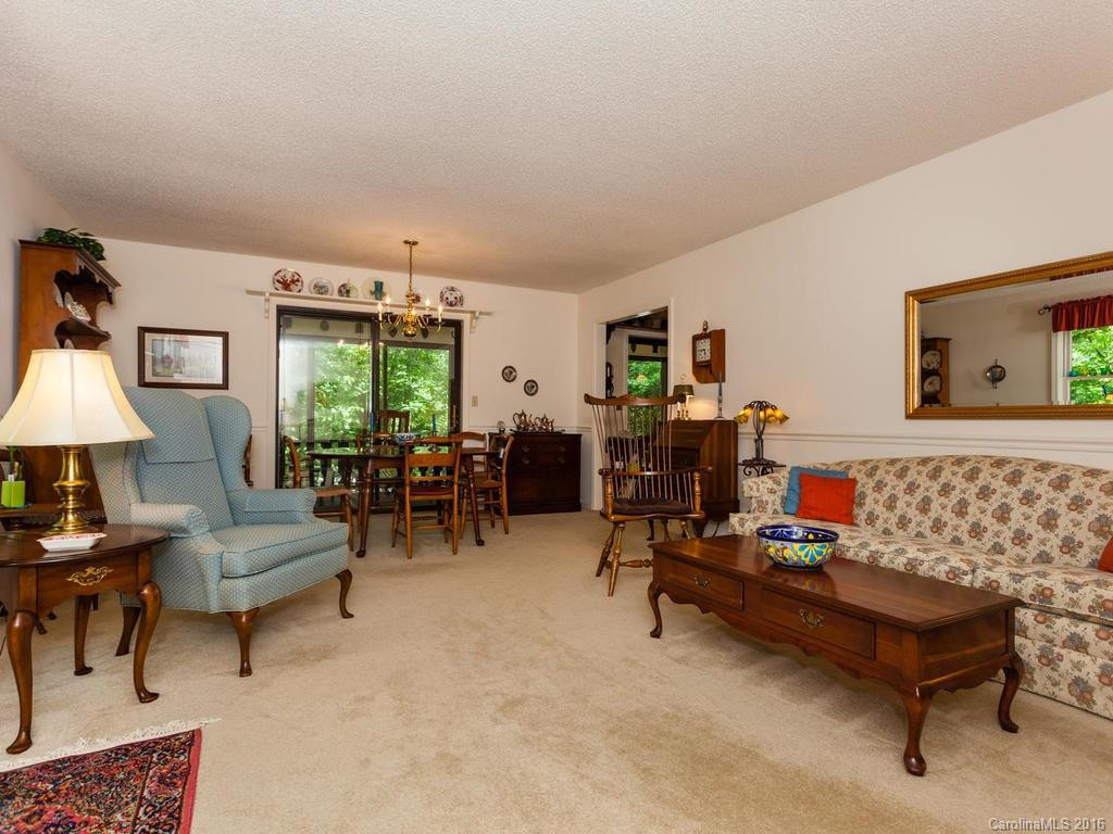 187 Haywood Knolls Drive - Photo 5