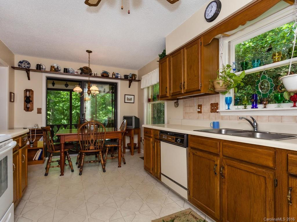 187 Haywood Knolls Drive - Photo 7