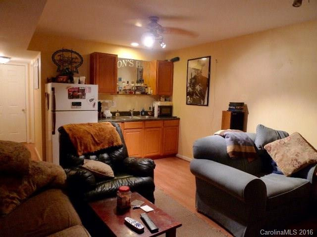 2505 Silverbrook Court - Photo 9