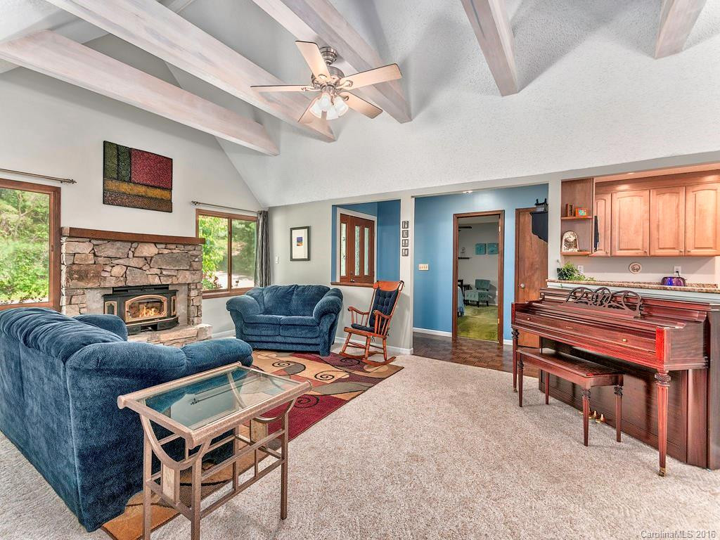 8 Sunnycrest Drive - Photo 3