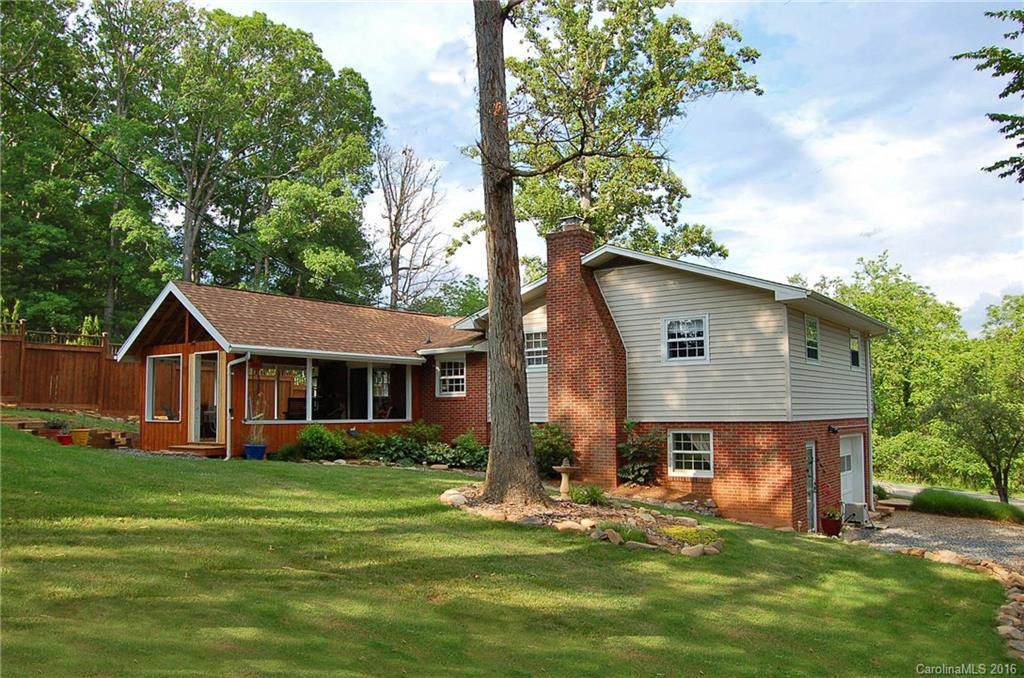 136 Dogwood Drive - Photo 2