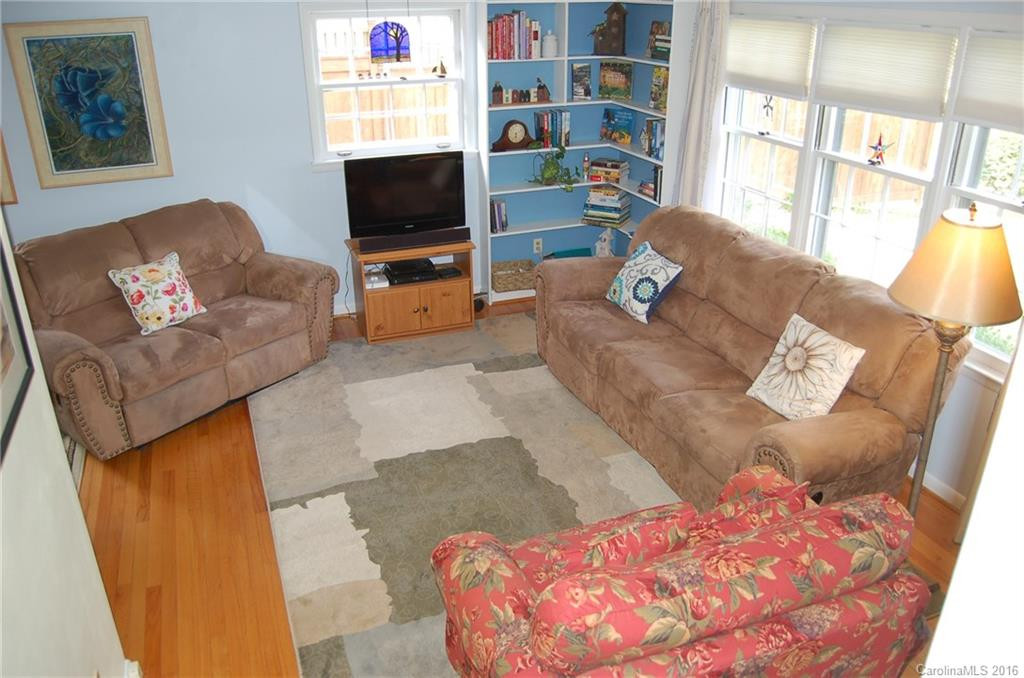 136 Dogwood Drive - Photo 6