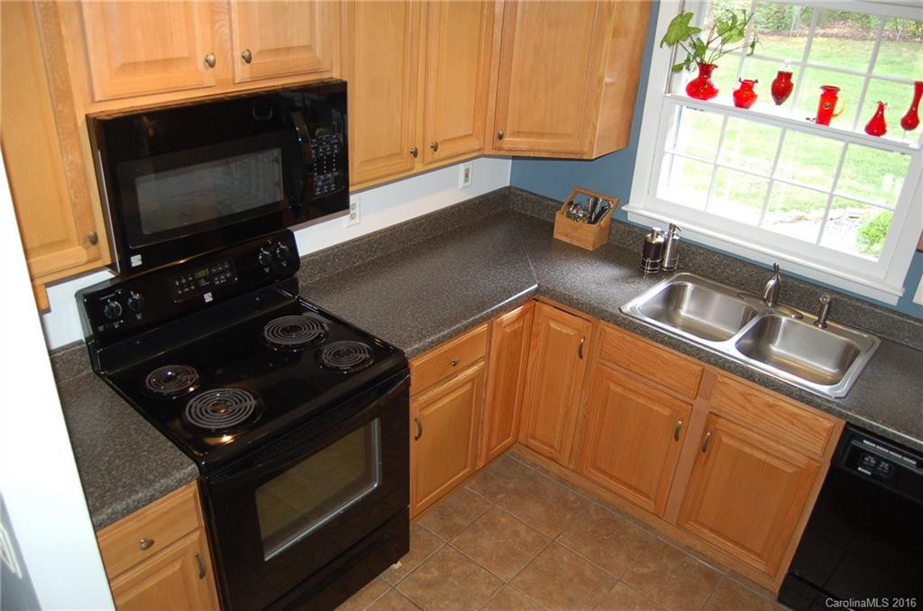 136 Dogwood Drive - Photo 8