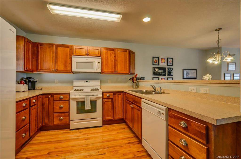 71 Rotunda Circle #1504 - Photo 8