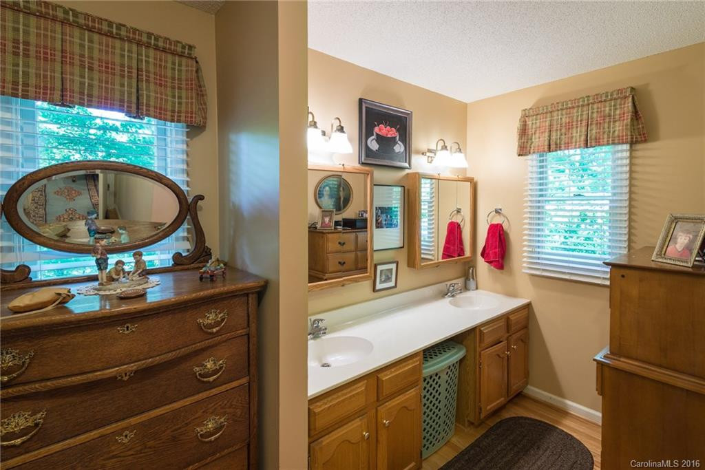 703 Laurel Avenue - Photo 14