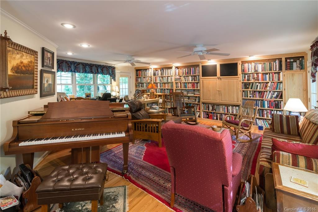 703 Laurel Avenue - Photo 8