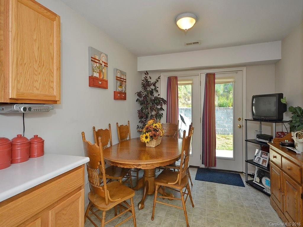 92 Wiltshire Circle - Photo 5