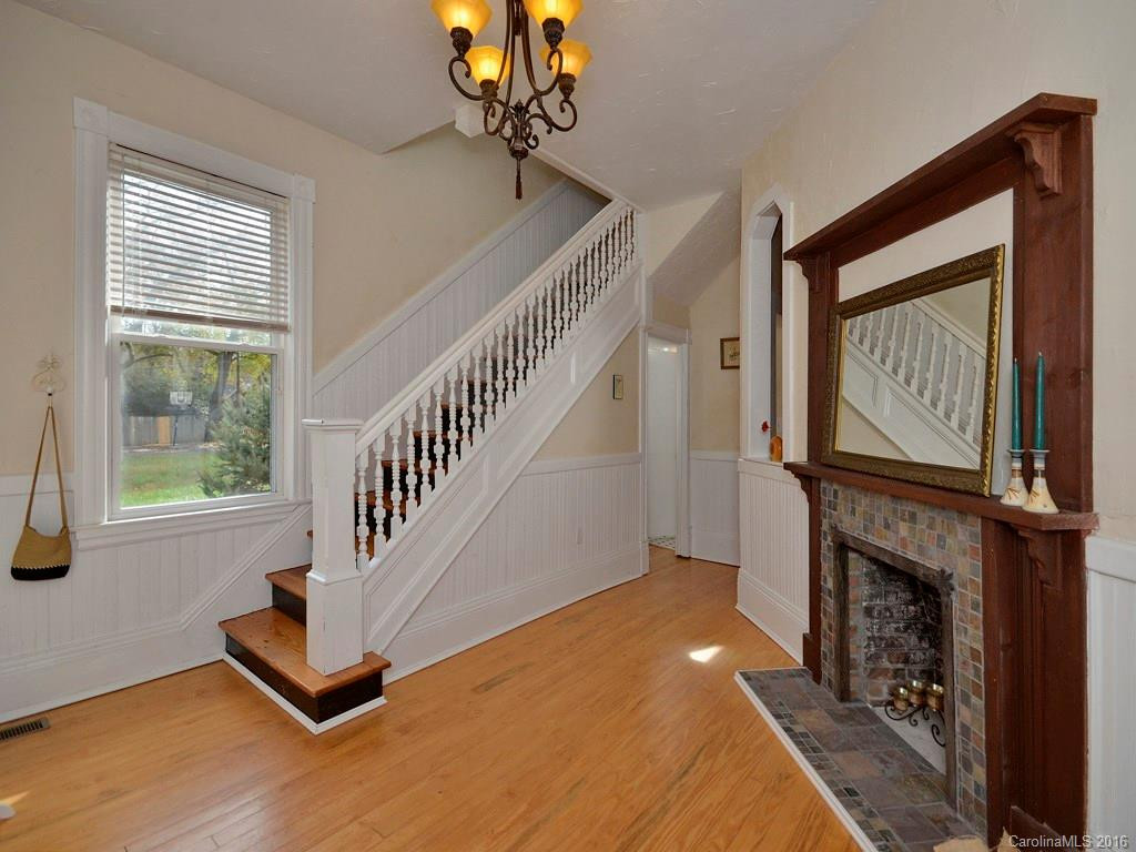 842 Dale Street - Photo 2