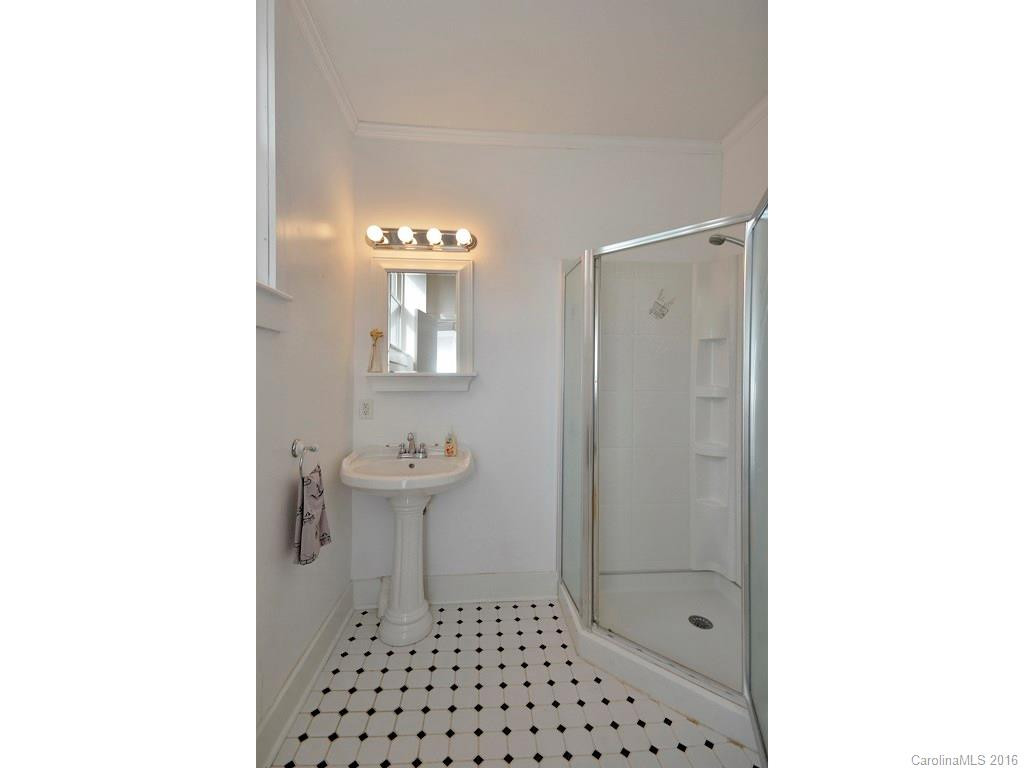 842 Dale Street - Photo 11