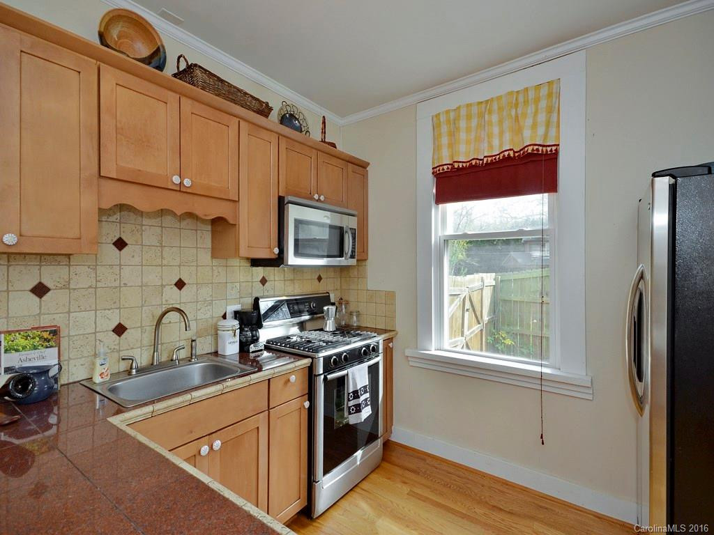 842 Dale Street - Photo 6