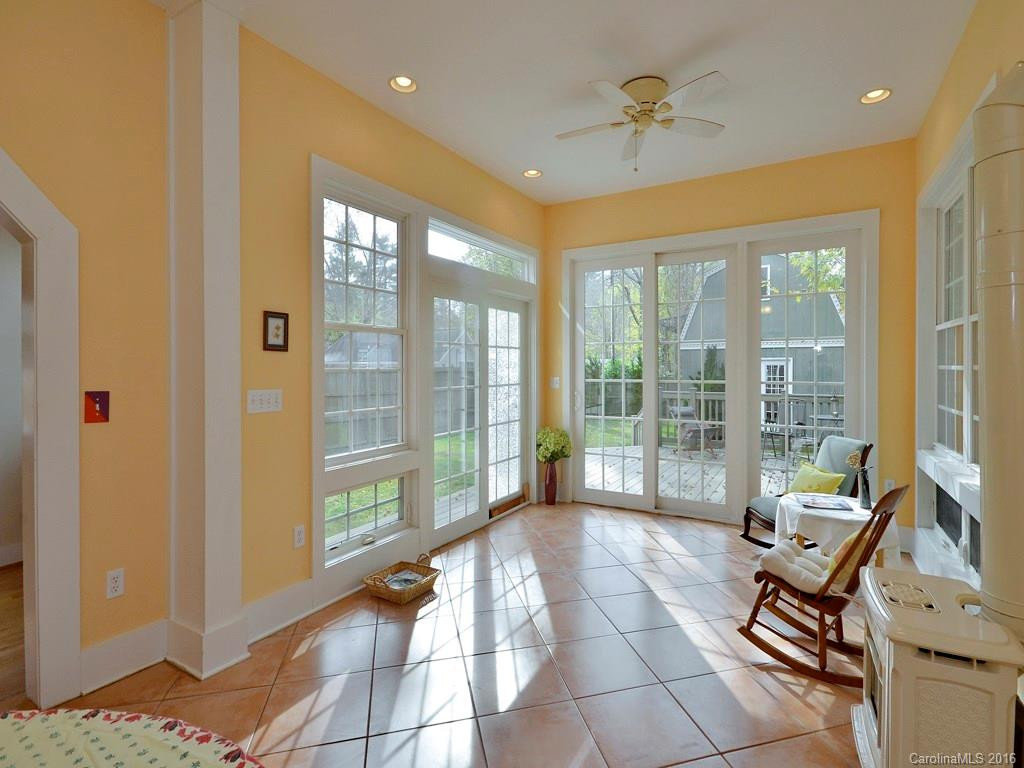 842 Dale Street - Photo 9