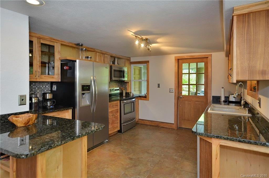 128 Silversteen Drive - Photo 3