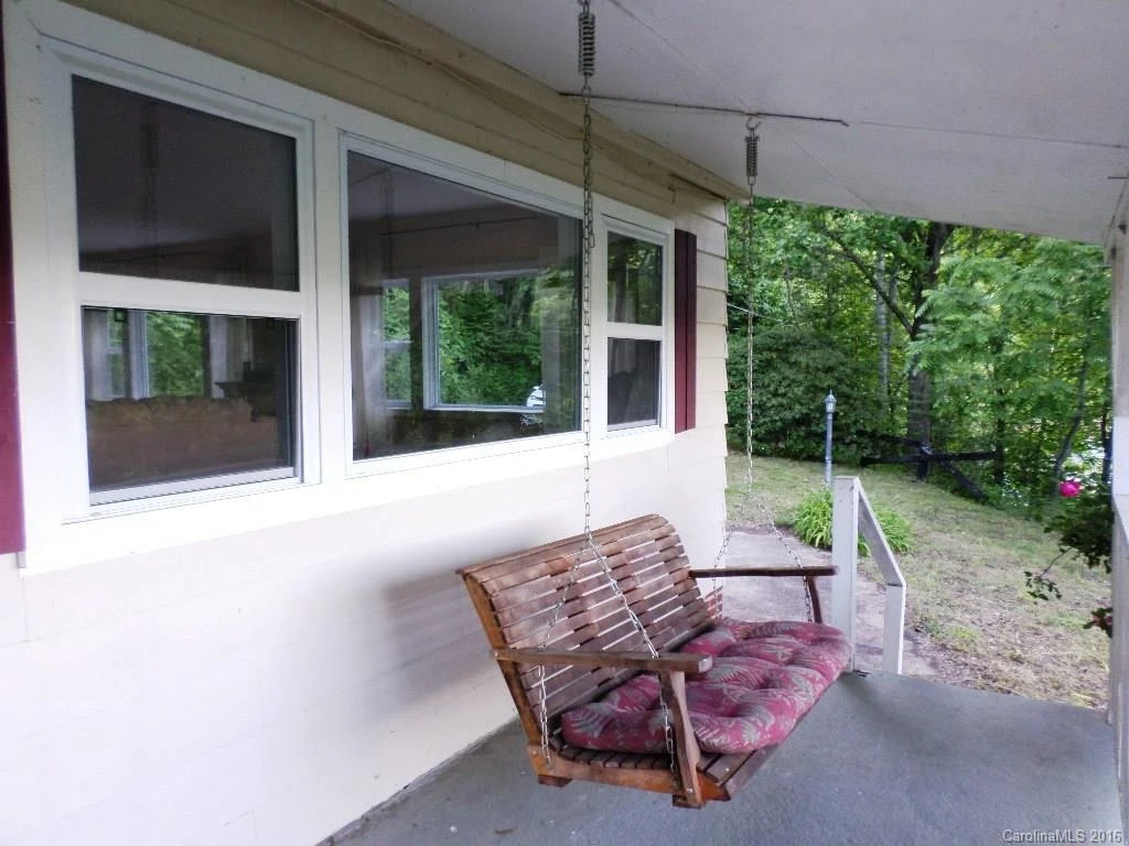 85 Lookout Lane