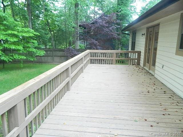7 Greenleaf Road - Photo 8