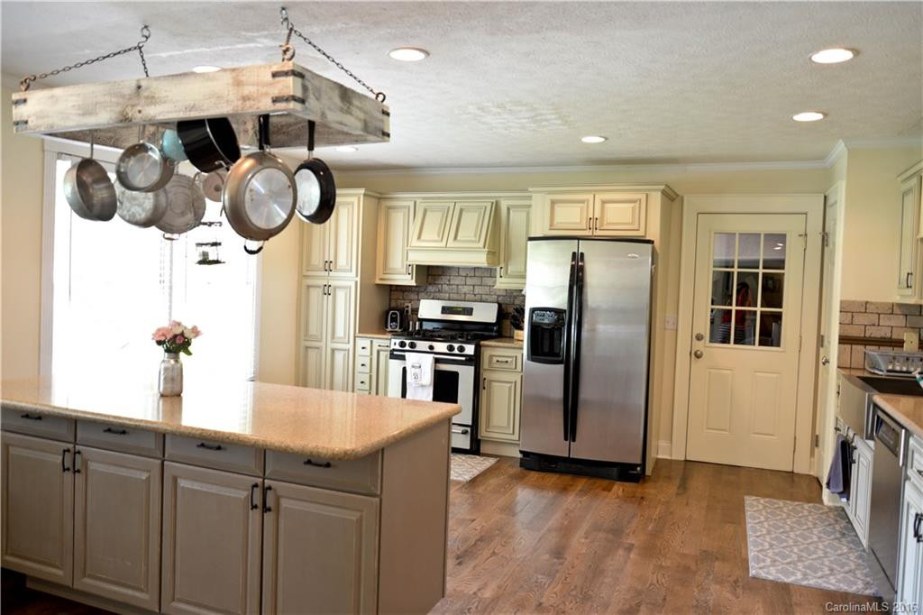 98 Greenwood Forest Drive - Photo 3