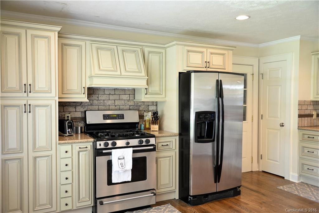 98 Greenwood Forest Drive - Photo 4