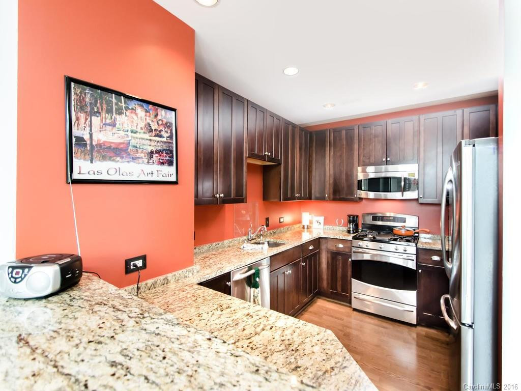 60 market Street #302 - Photo 6