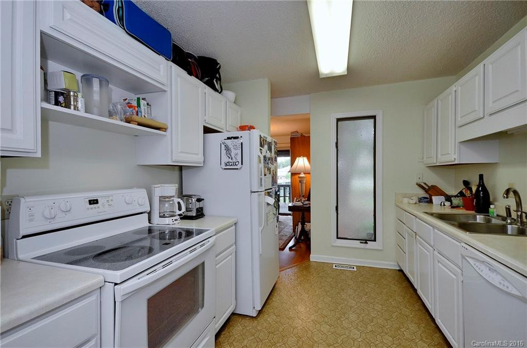 8 Village Drive #8 - Photo 3