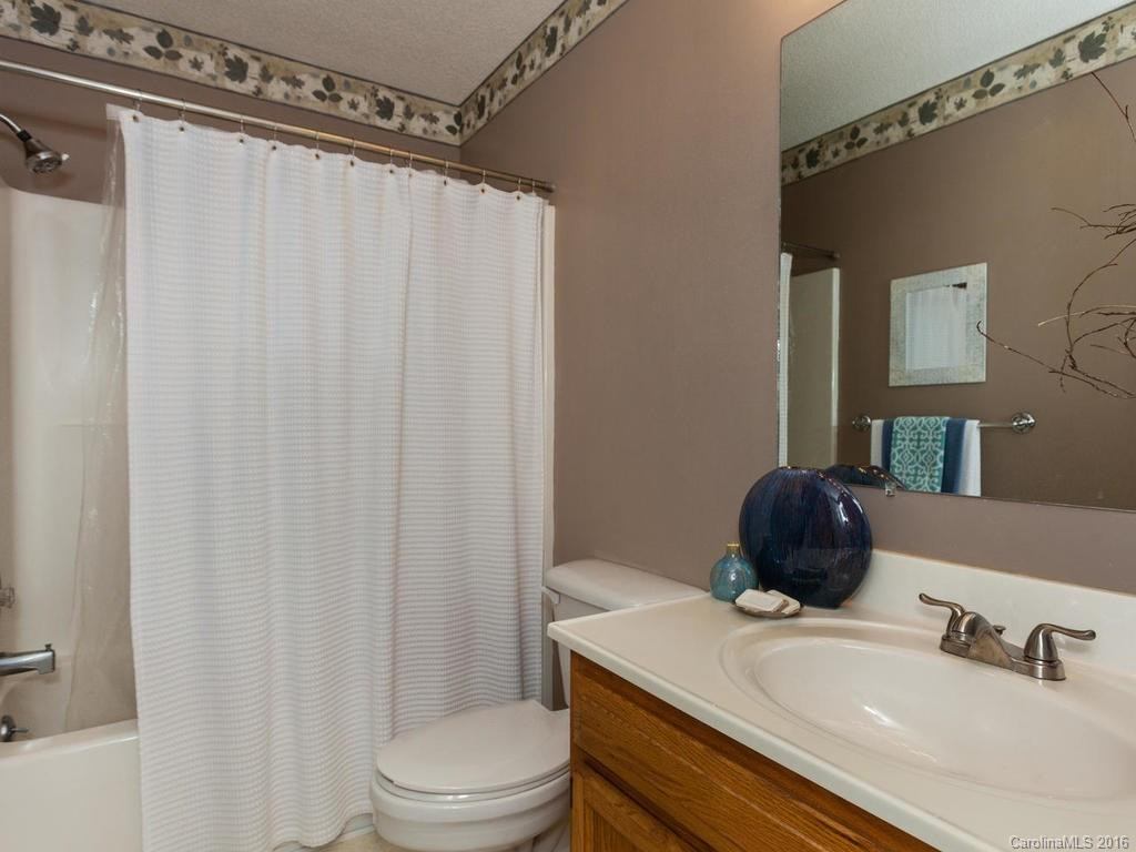 324 Fountain Trace Drive - Photo 17
