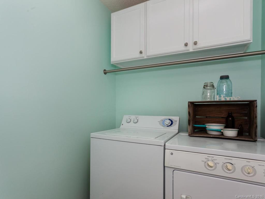 324 Fountain Trace Drive - Photo 18