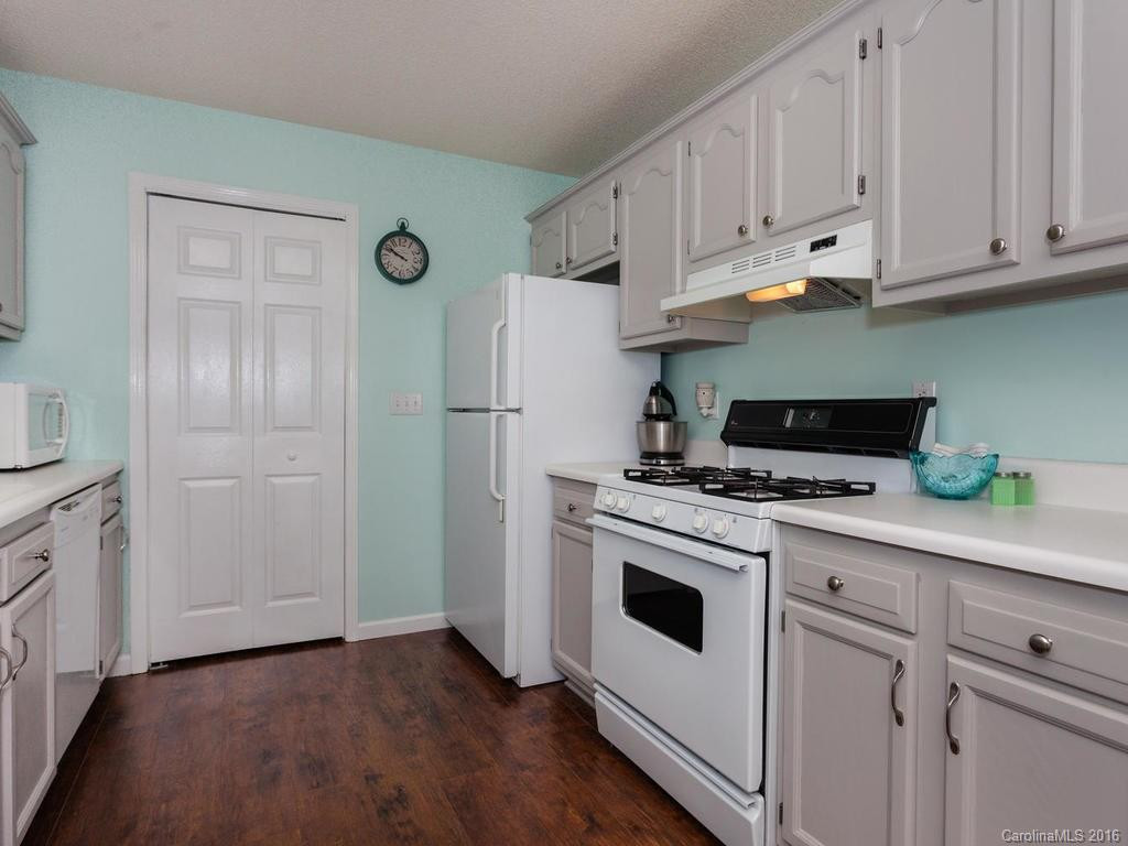 324 Fountain Trace Drive - Photo 10