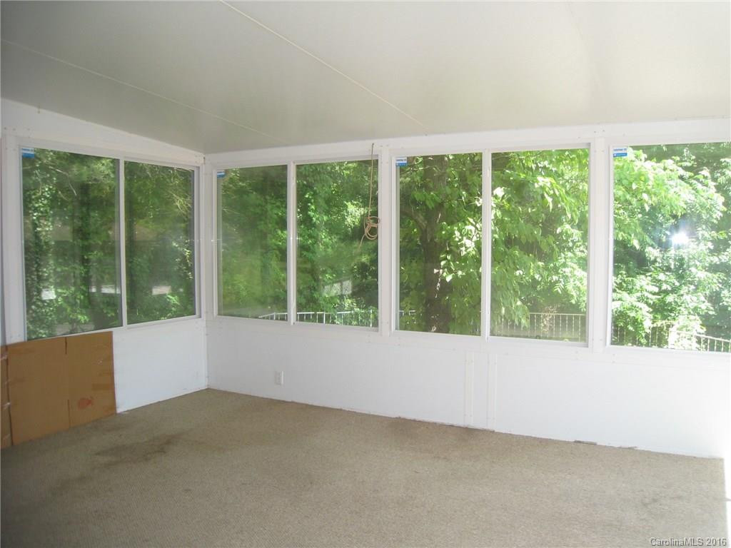 4 Chateau Place #19 - Photo 11