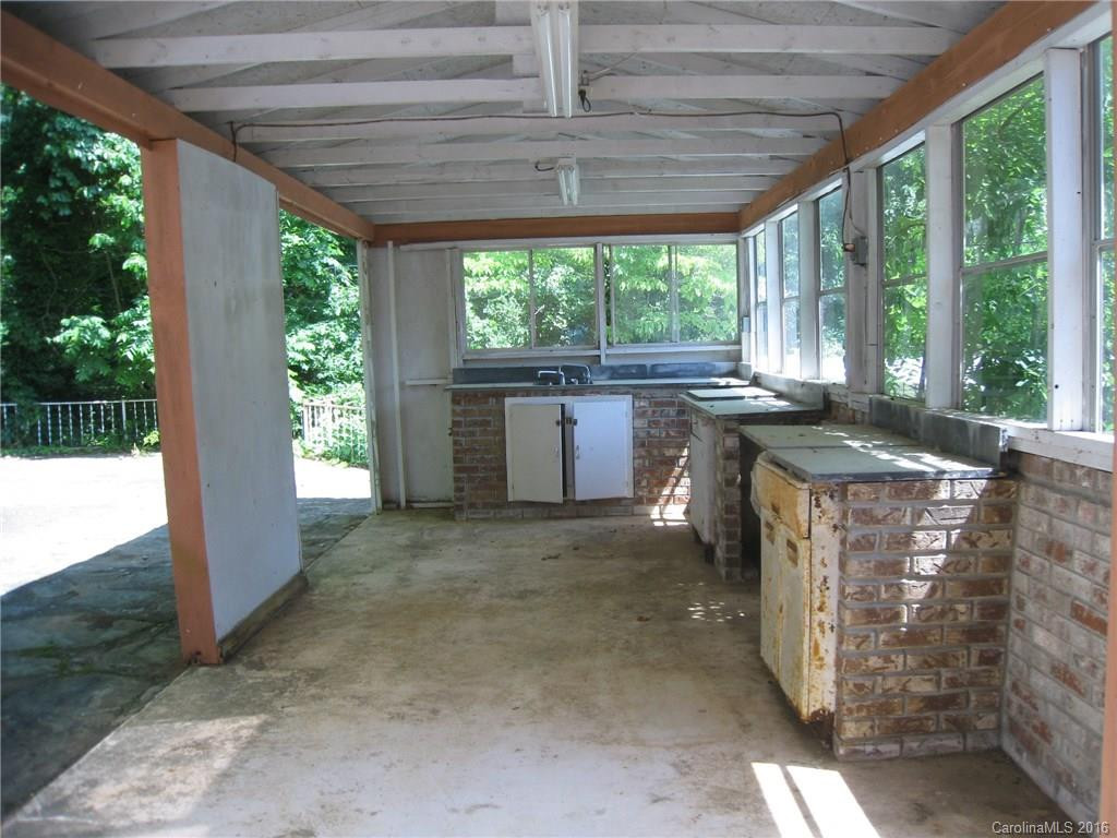 4 Chateau Place #19 - Photo 12