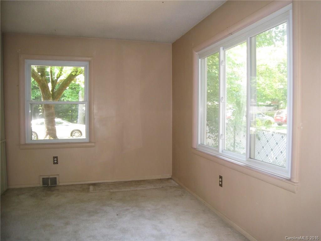 4 Chateau Place #19 - Photo 3