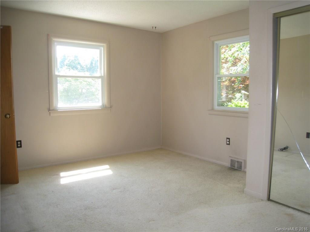 4 Chateau Place #19 - Photo 8