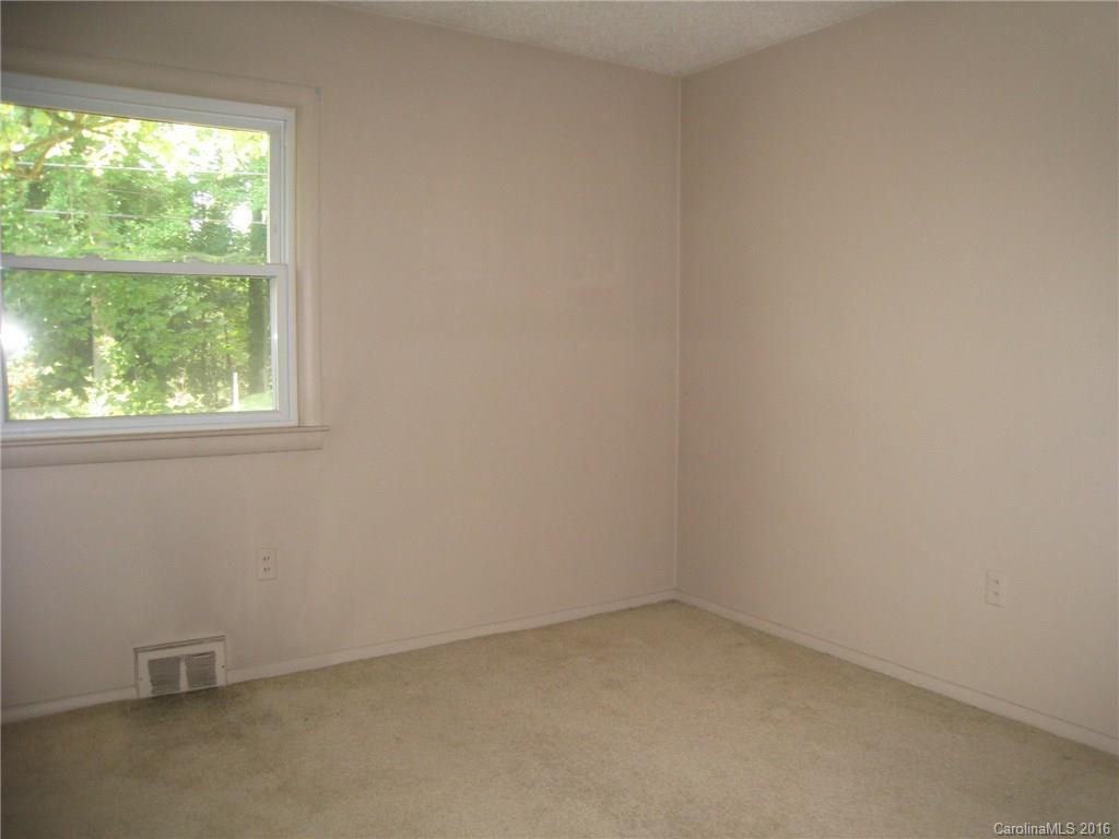 4 Chateau Place #19 - Photo 10