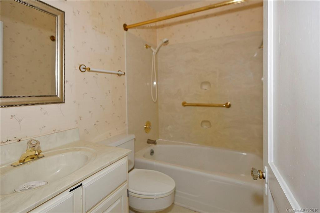 671 Brown Avenue - Photo 8