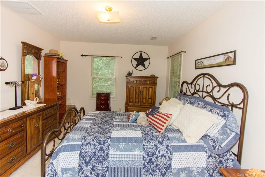 16 Oaks Circle - Photo 14